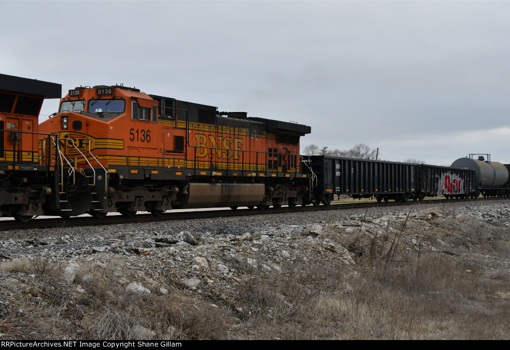 BNSF 5136 Roster shot.